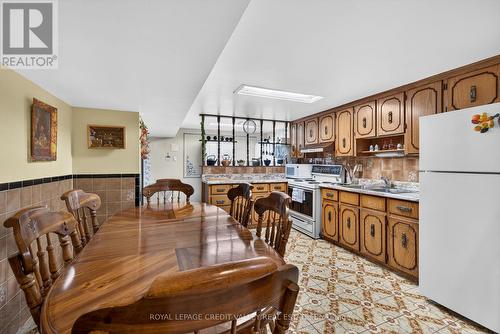 2305 Delkus Crescent, Mississauga, ON - Indoor Photo Showing Dining Room