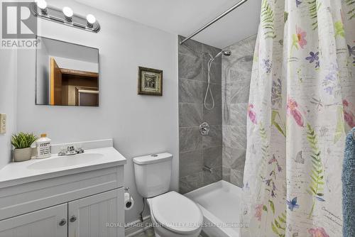 2305 Delkus Crescent, Mississauga, ON - Indoor Photo Showing Bathroom
