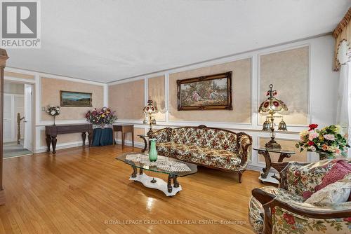 2305 Delkus Crescent, Mississauga, ON - Indoor Photo Showing Living Room
