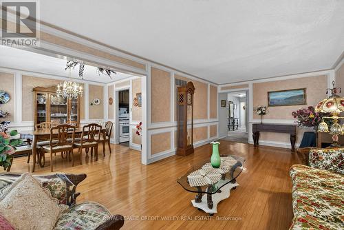2305 Delkus Crescent, Mississauga, ON - Indoor Photo Showing Living Room