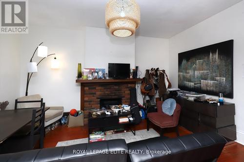 18-20 Reuben Street, Aurora, ON - Indoor