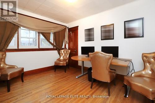 18-20 Reuben Street, Aurora, ON - Indoor