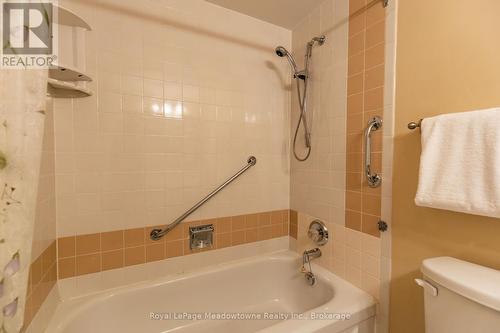 605 - 81 Millside Drive, Milton (Om Old Milton), ON - Indoor Photo Showing Bathroom