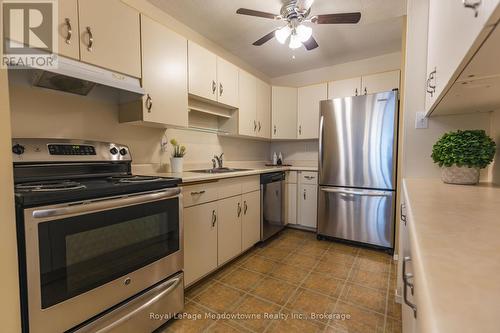 605 - 81 Millside Drive, Milton (Om Old Milton), ON - Indoor Photo Showing Kitchen