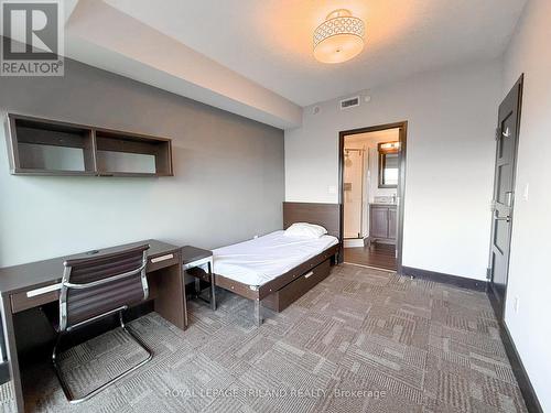 1116 - 1235 Richmond Street, London East (East B), ON - Indoor