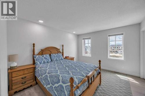 1612 Rangeview Drive Se, Calgary, AB - Indoor Photo Showing Bedroom