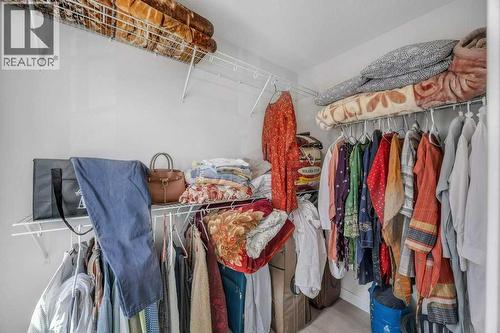 1612 Rangeview Drive Se, Calgary, AB - Indoor With Storage