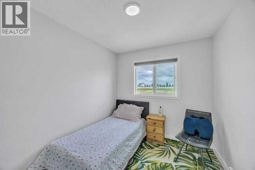 1612 Rangeview Drive Se, Calgary, AB - Indoor Photo Showing Bedroom