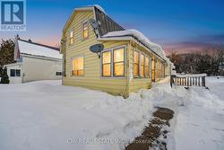 117 FOX STREET  Penetanguishene, ON L9M 1E2