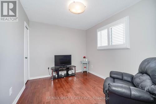 401 Laurentian Avenue, Mississauga, ON - Indoor Photo Showing Other Room