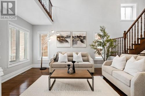 1321 Inglehart Drive, Burlington, ON - Indoor Photo Showing Living Room