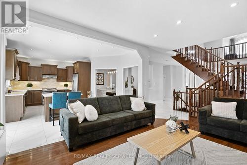 1321 Inglehart Drive, Burlington, ON - Indoor Photo Showing Living Room