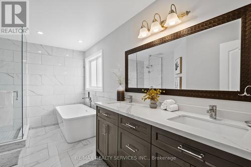 1321 Inglehart Drive, Burlington, ON - Indoor Photo Showing Bathroom