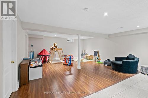 1321 Inglehart Drive, Burlington, ON - Indoor