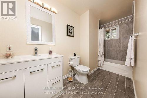 92 Pinemeadow Crescent, Waterloo, ON - Indoor Photo Showing Bathroom