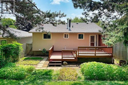 92 Pinemeadow Crescent, Waterloo, ON - Outdoor