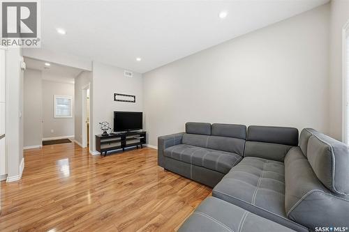 #3 115 Veltkamp Crescent, Saskatoon, SK - Indoor Photo Showing Living Room