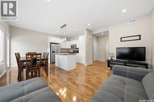#3 115 Veltkamp Crescent, Saskatoon, SK - Indoor Photo Showing Living Room