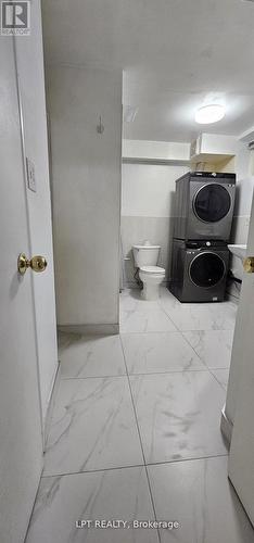 382 Pinemeadow Avenue, Mississauga, ON - Indoor