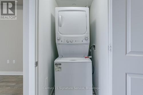 304 - 4677 Glen Erin Drive, Mississauga, ON - Indoor Photo Showing Laundry Room