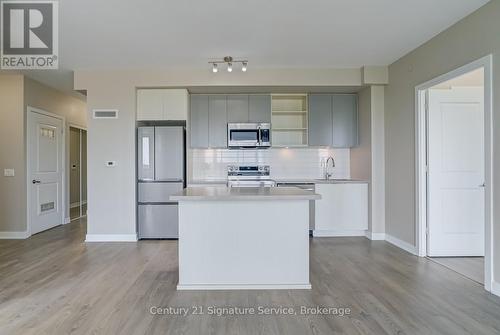 304 - 4677 Glen Erin Drive, Mississauga, ON - Indoor Photo Showing Kitchen With Upgraded Kitchen