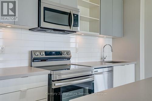 304 - 4677 Glen Erin Drive, Mississauga, ON - Indoor Photo Showing Kitchen
