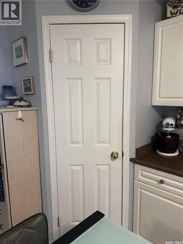 916 4Th Avenue N, Saskatoon, SK - Indoor