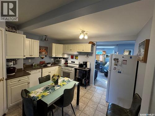 916 4Th Avenue N, Saskatoon, SK - Indoor Photo Showing Kitchen