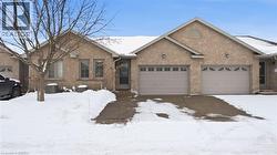 19 HANLON Place Unit# 35  Paris, ON N3L 4E7