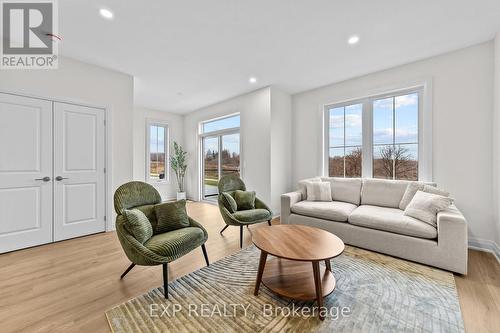 10 - 2605 Kettering Place, London South (South U), ON - Indoor Photo Showing Living Room