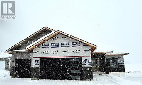 26 JADE AVENUE  Petawawa, ON K8H 0E5