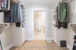 Through to ensuite bathroom - 