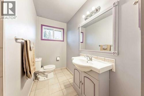 9136 Allison Drive Se, Calgary, AB - Indoor Photo Showing Bathroom