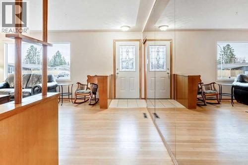 9136 Allison Drive Se, Calgary, AB - Indoor