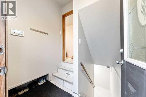 9136 Allison Drive Se, Calgary, AB - Indoor