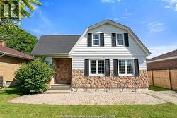 12422 MCNORTON STREET  Tecumseh, ON N8N 1J8