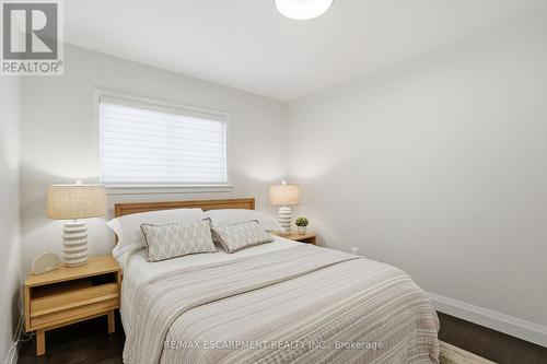 2347 Sharron Street, Burlington, ON - Indoor Photo Showing Bedroom