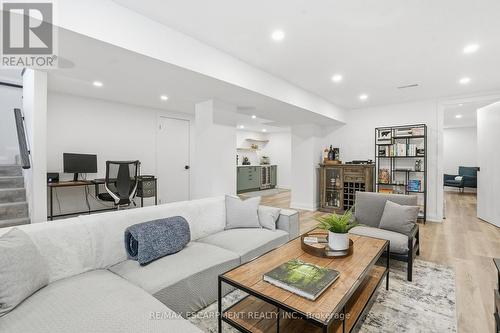 2347 Sharron Street, Burlington, ON - Indoor Photo Showing Living Room