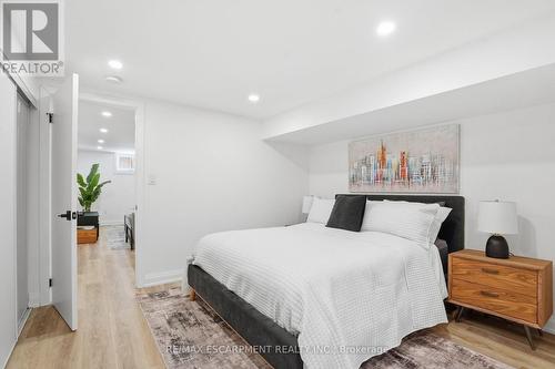 2347 Sharron Street, Burlington, ON - Indoor Photo Showing Bedroom