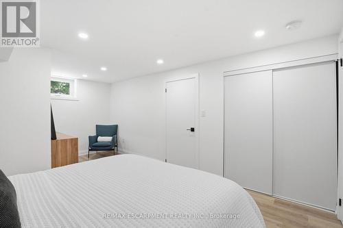 2347 Sharron Street, Burlington, ON - Indoor Photo Showing Bedroom