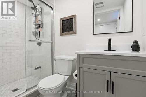 2347 Sharron Street, Burlington, ON - Indoor Photo Showing Bathroom