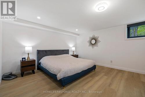 2110 Courtland Crescent, Mississauga, ON - Indoor Photo Showing Bedroom