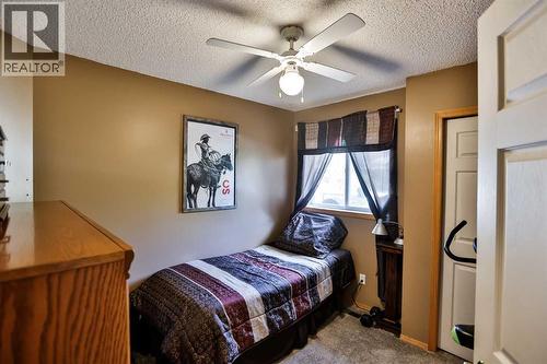 105 Aspen Way, Vulcan, AB - Indoor Photo Showing Bedroom
