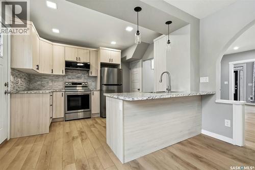 3726 Dewdney Avenue, Regina, SK - Indoor Photo Showing Kitchen With Upgraded Kitchen