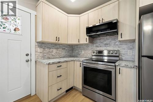 3726 Dewdney Avenue, Regina, SK - Indoor Photo Showing Kitchen