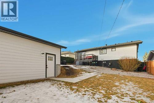711 101 Avenue Sw, Calgary, AB - Outdoor With Exterior