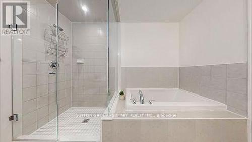 3964 Thomas Alton Boulevard, Burlington, ON - Indoor Photo Showing Bathroom