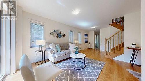 3964 Thomas Alton Boulevard, Burlington, ON - Indoor Photo Showing Living Room