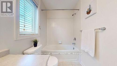 3964 Thomas Alton Boulevard, Burlington, ON - Indoor Photo Showing Bathroom