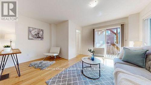 3964 Thomas Alton Boulevard, Burlington, ON - Indoor Photo Showing Living Room